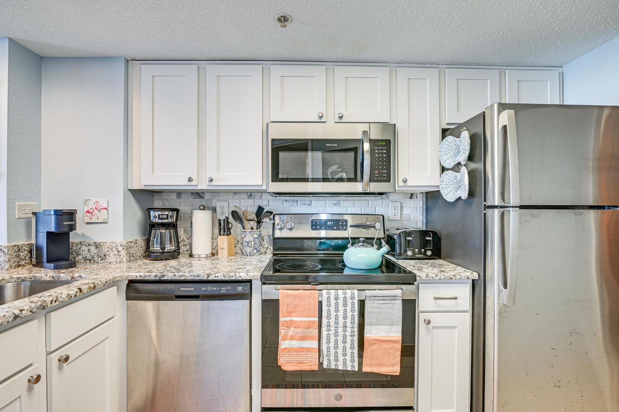 Beachy Condo With Pool Access And Steps To Boardwalk! Миртъл Бийч Екстериор снимка
